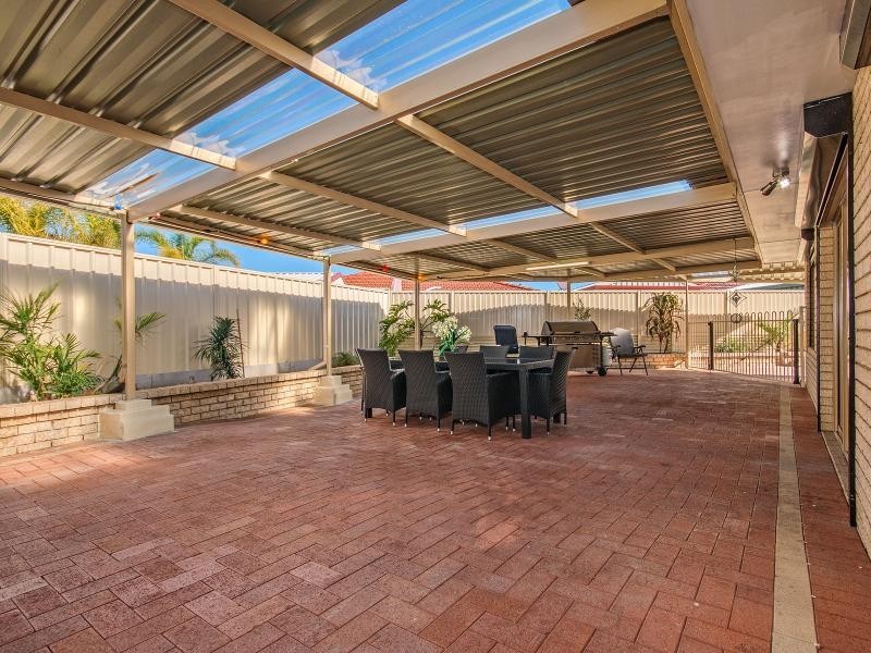 18 St Tropez Court, Port Kennedy WA 6172