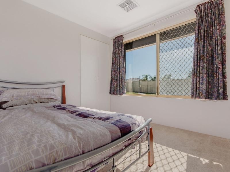 18 St Tropez Court, Port Kennedy WA 6172