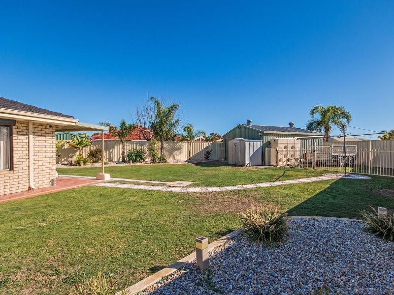 18 St Tropez Court, Port Kennedy WA 6172