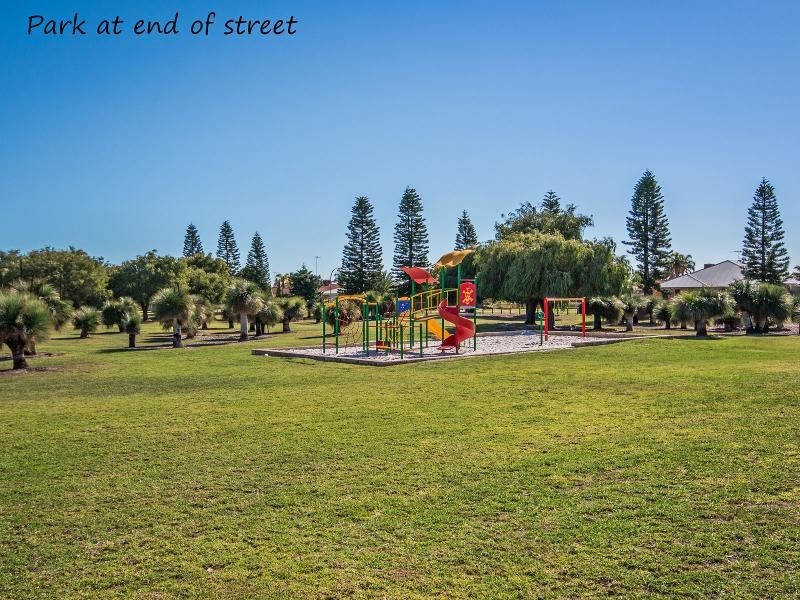 18 St Tropez Court, Port Kennedy WA 6172