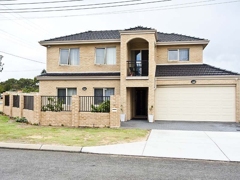 2 Fermaner Street, Karrinyup WA 6018