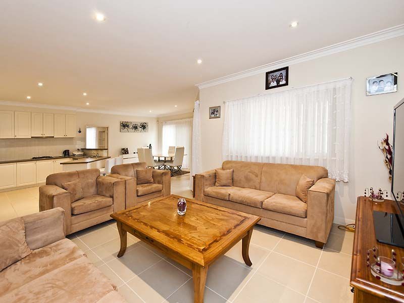 2 Fermaner Street, Karrinyup WA 6018