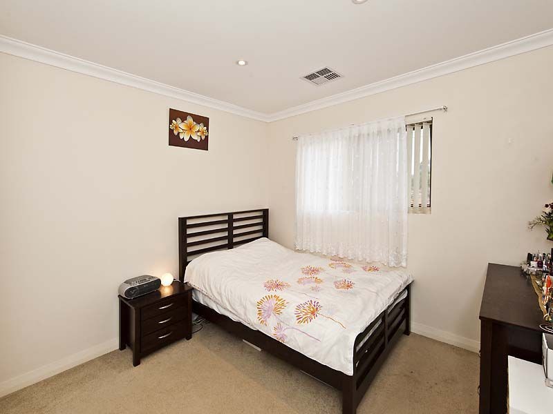 2 Fermaner Street, Karrinyup WA 6018