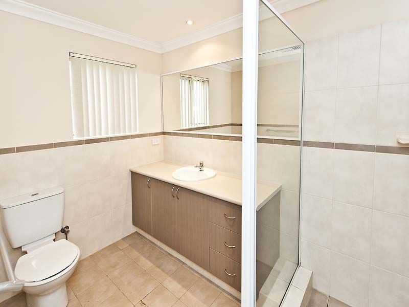 2 Fermaner Street, Karrinyup WA 6018