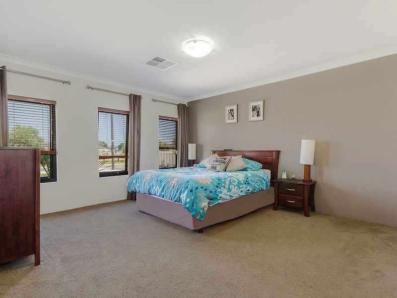 18 Swifts Court, Rockingham WA 6168