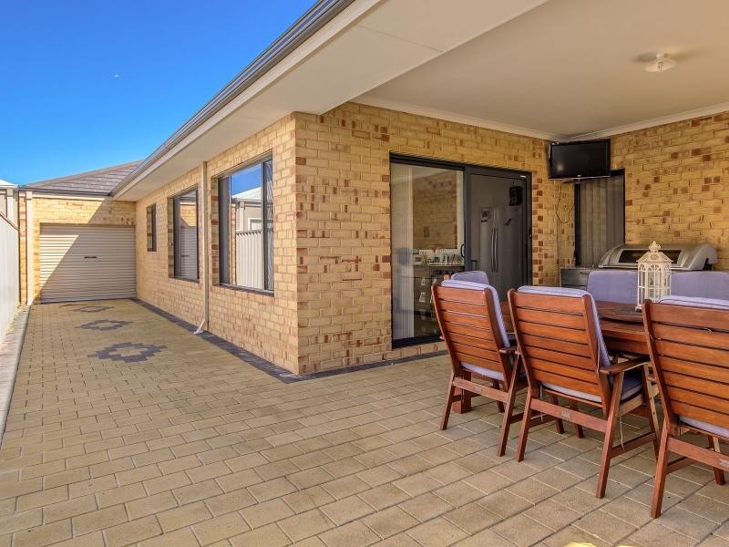 18 Swifts Court, Rockingham WA 6168