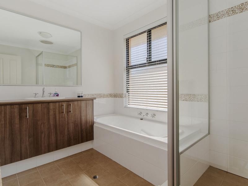 18 Swifts Court, Rockingham WA 6168