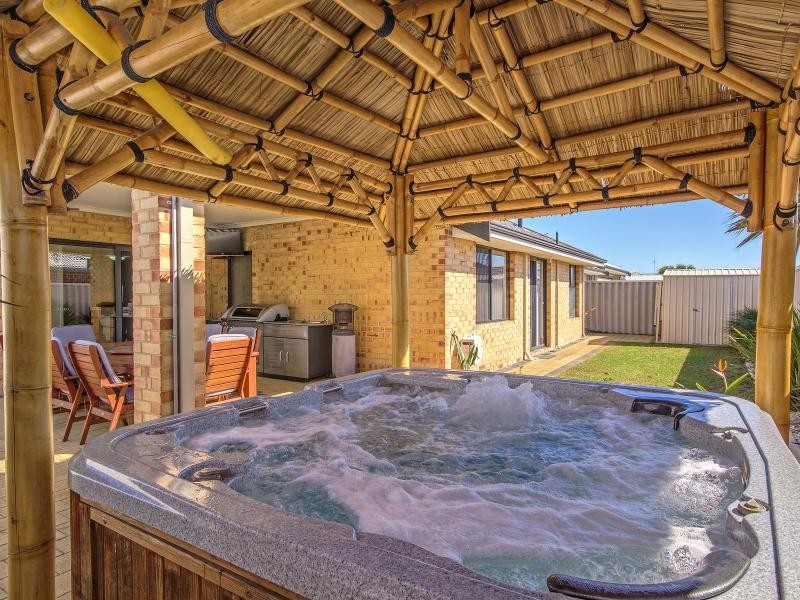 18 Swifts Court, Rockingham WA 6168