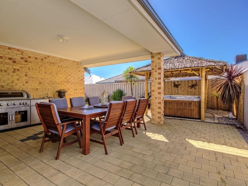 18 Swifts Court, Rockingham WA 6168