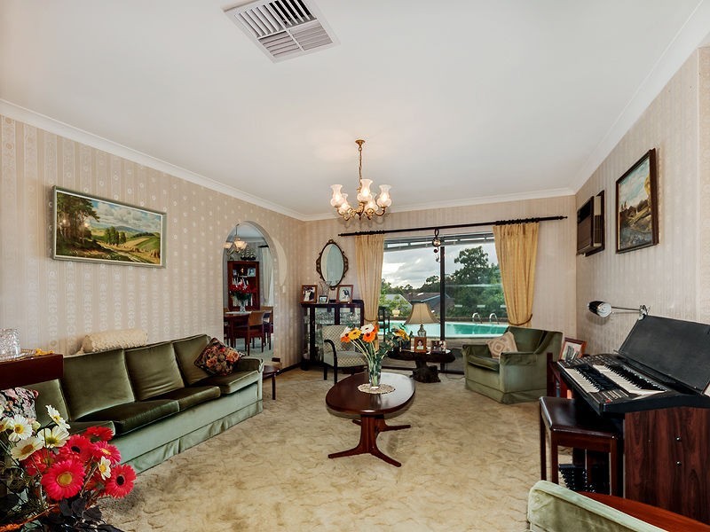 12 Hinkler Road, Kalamunda WA 6076