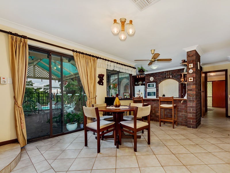 12 Hinkler Road, Kalamunda WA 6076