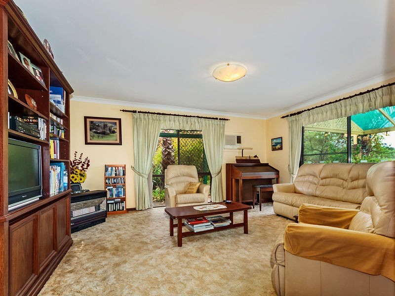 12 Hinkler Road, Kalamunda WA 6076