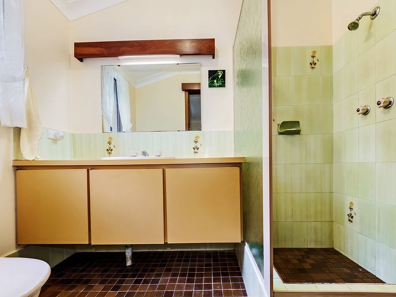 12 Hinkler Road, Kalamunda WA 6076