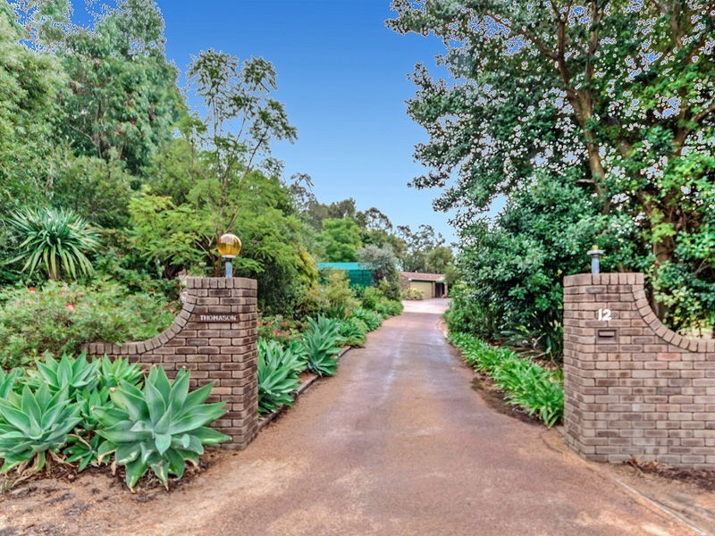 12 Hinkler Road, Kalamunda WA 6076