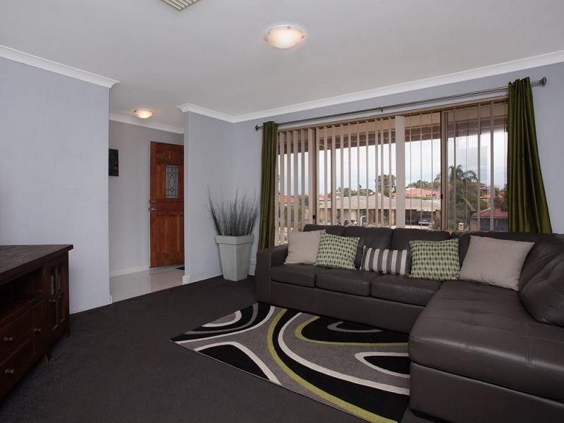 43 Casuarina Drive, Halls Head WA 6210