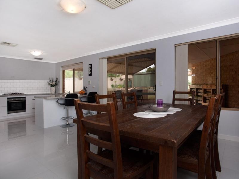 43 Casuarina Drive, Halls Head WA 6210