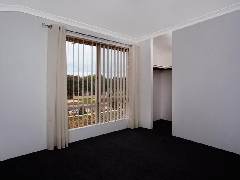 43 Casuarina Drive, Halls Head WA 6210