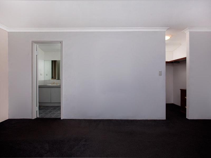 43 Casuarina Drive, Halls Head WA 6210