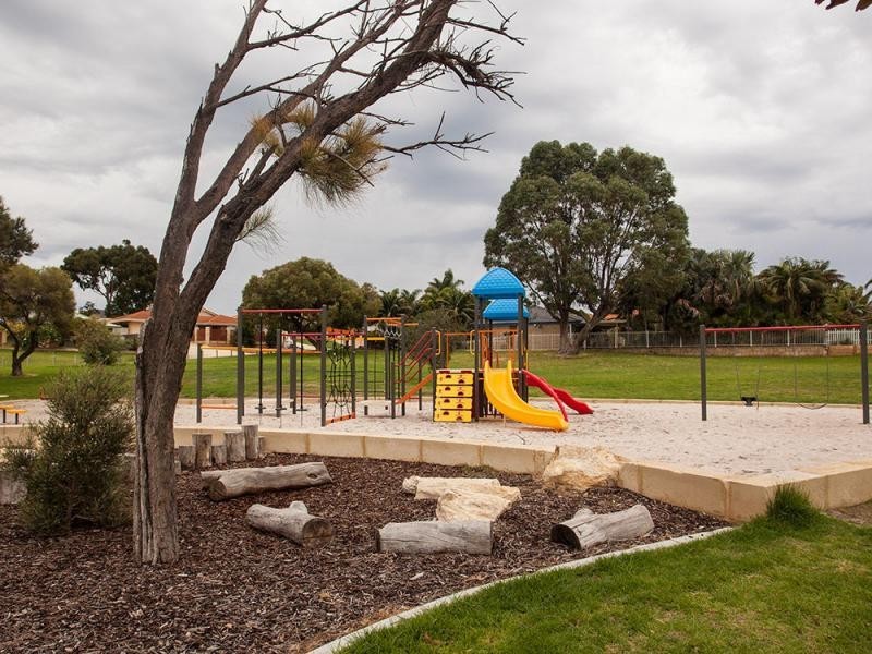 43 Casuarina Drive, Halls Head WA 6210