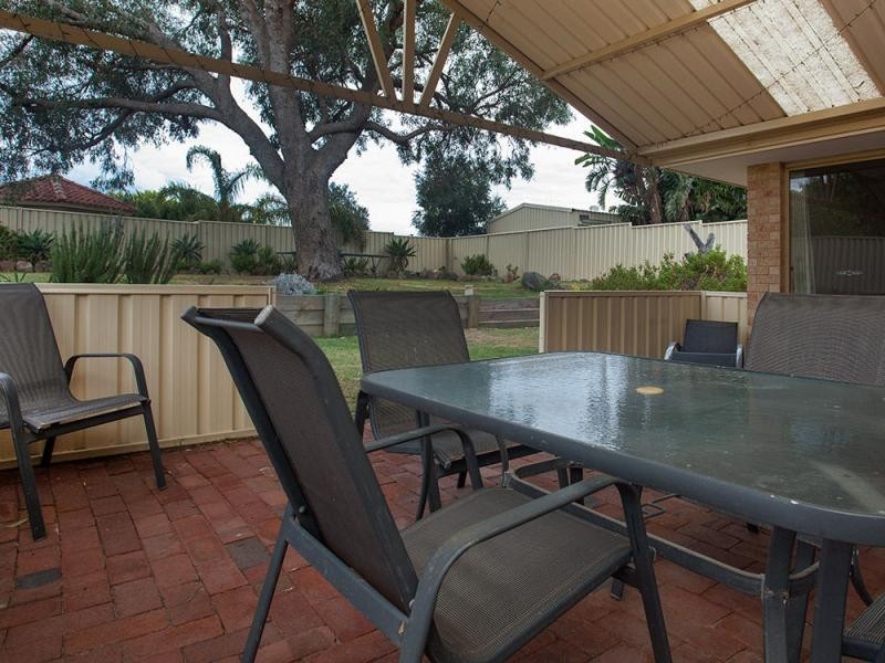 43 Casuarina Drive, Halls Head WA 6210