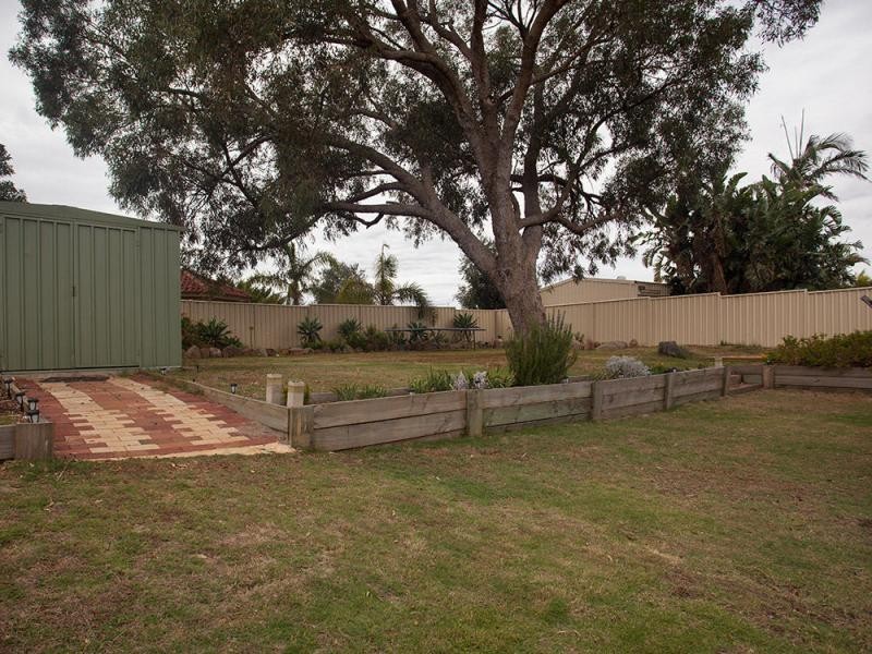 43 Casuarina Drive, Halls Head WA 6210