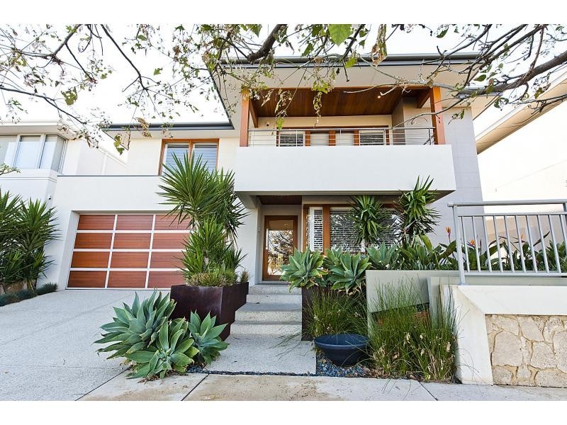 20 Orsino Boulevard, North Coogee WA 6163