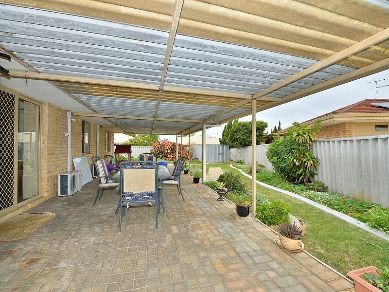 6 Ash Court, Halls Head WA 6210