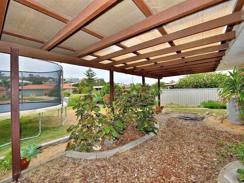 6 Ash Court, Halls Head WA 6210