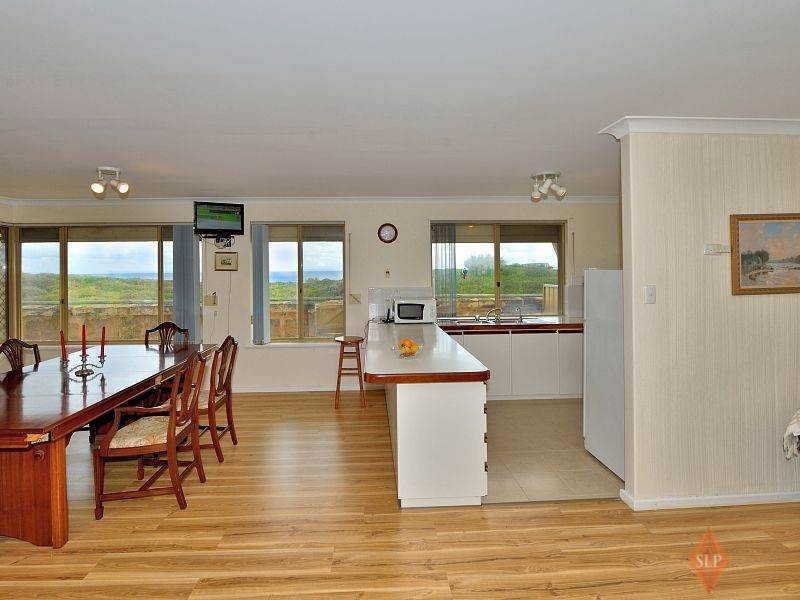 2/113 Janis Street, Halls Head WA 6210