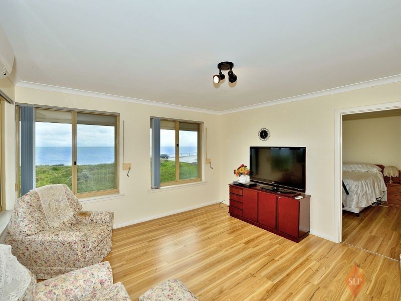 2/113 Janis Street, Halls Head WA 6210