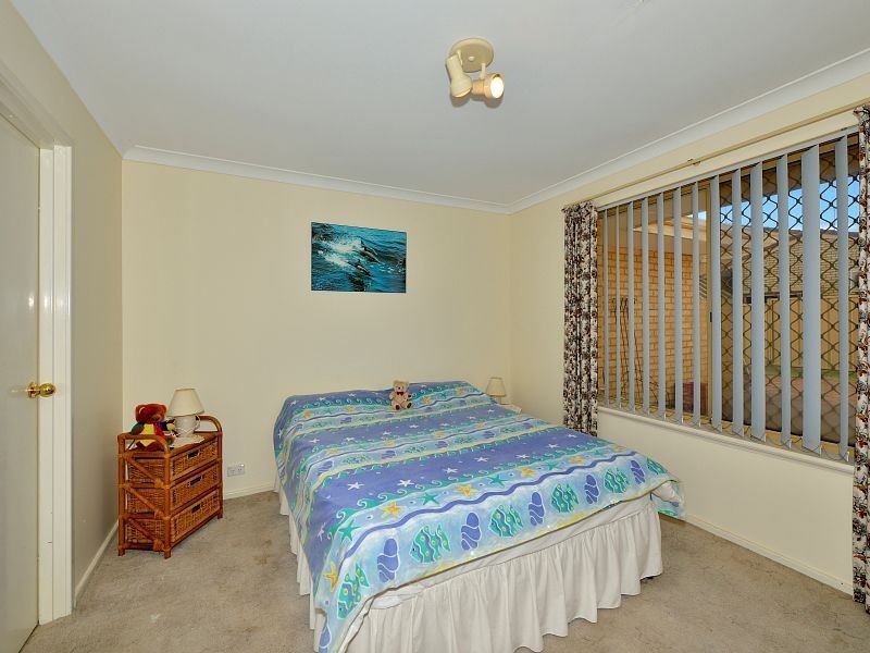 2/113 Janis Street, Halls Head WA 6210