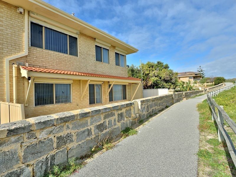 2/113 Janis Street, Halls Head WA 6210