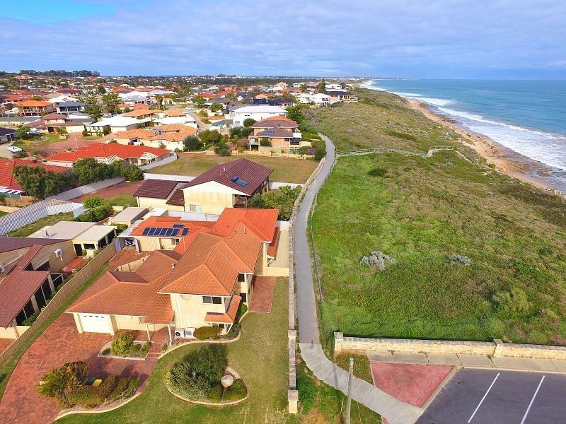 2/113 Janis Street, Halls Head WA 6210