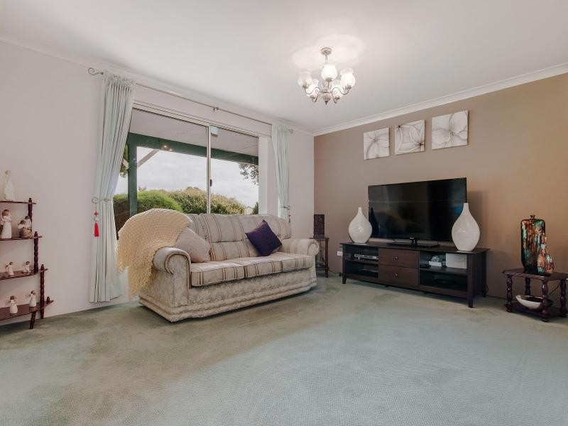 16 La Manche Avenue, Port Kennedy WA 6172