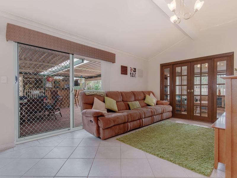 16 La Manche Avenue, Port Kennedy WA 6172