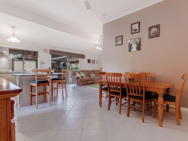 16 La Manche Avenue, Port Kennedy WA 6172