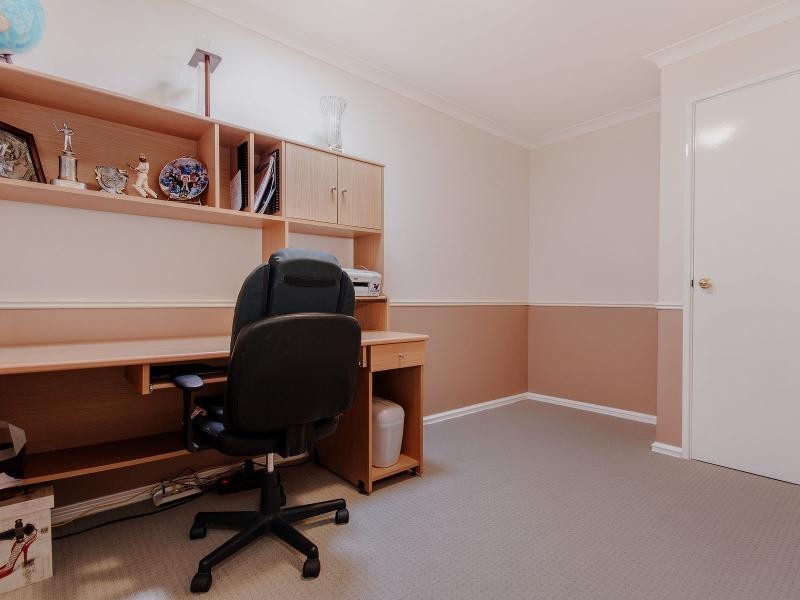 16 La Manche Avenue, Port Kennedy WA 6172