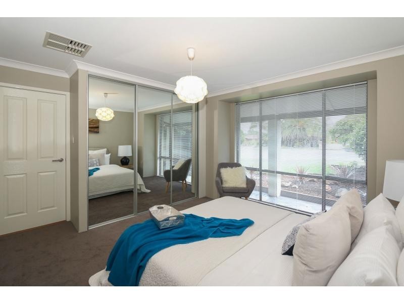 15 Alocasia Close, South Lake WA 6164