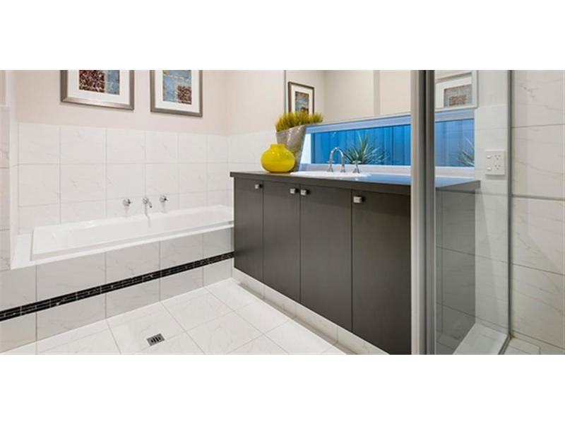 24 Midsummer Avenue, Jindalee WA 6036