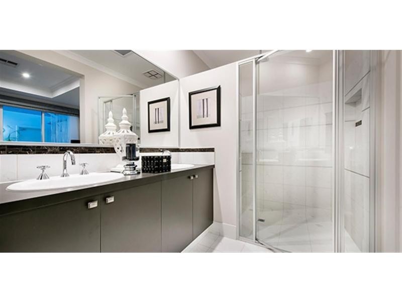 24 Midsummer Avenue, Jindalee WA 6036