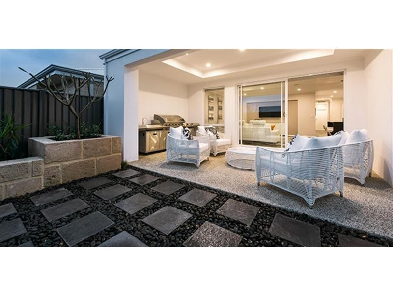 24 Midsummer Avenue, Jindalee WA 6036