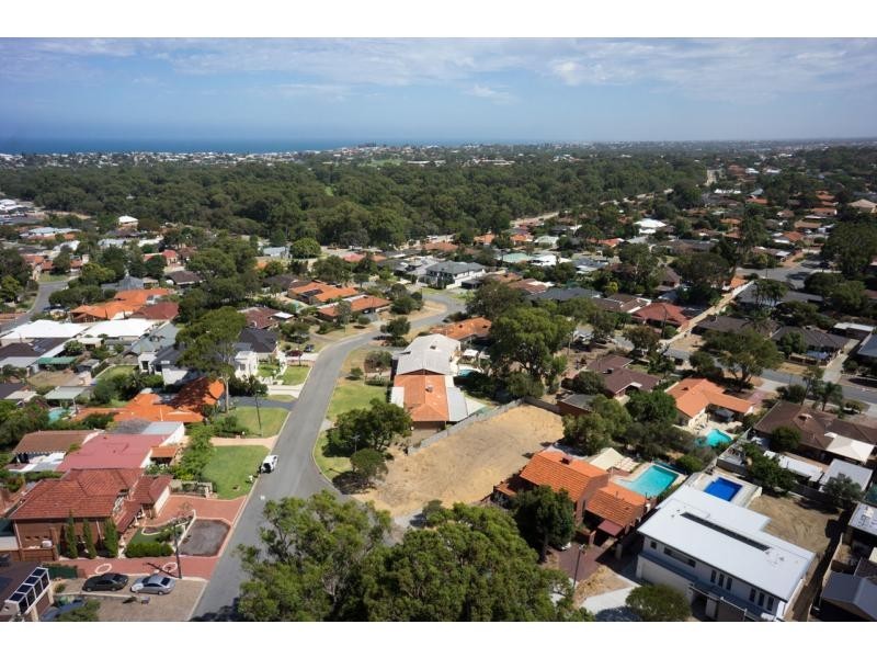 1/1 Draycott Street, Karrinyup WA 6018