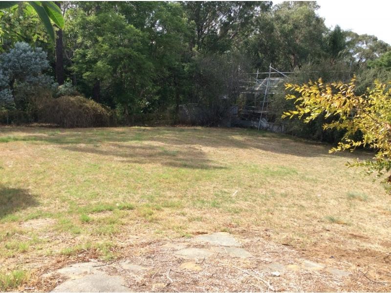 16 Page Road, Kelmscott WA 6111