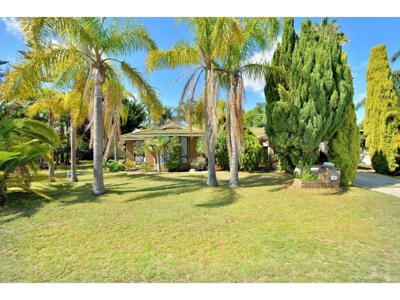 4 Sunningdale Chase, Meadow Springs WA 6210