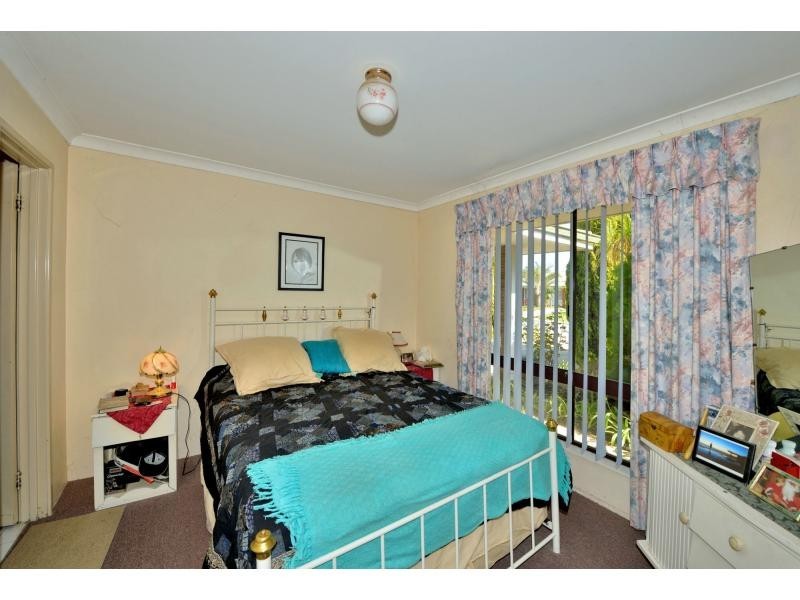 4 Sunningdale Chase, Meadow Springs WA 6210