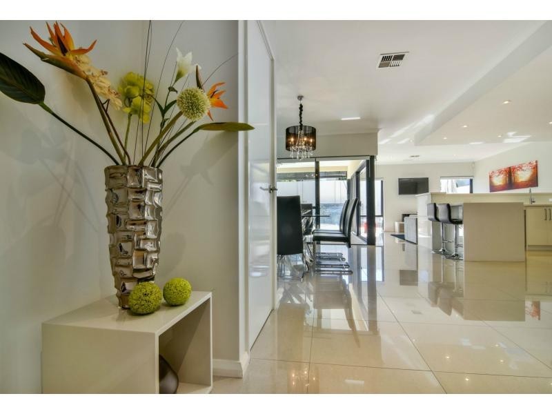 43 Woodhall Street, Stirling WA 6021