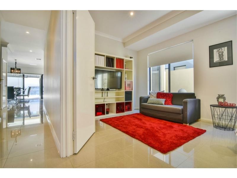 43 Woodhall Street, Stirling WA 6021