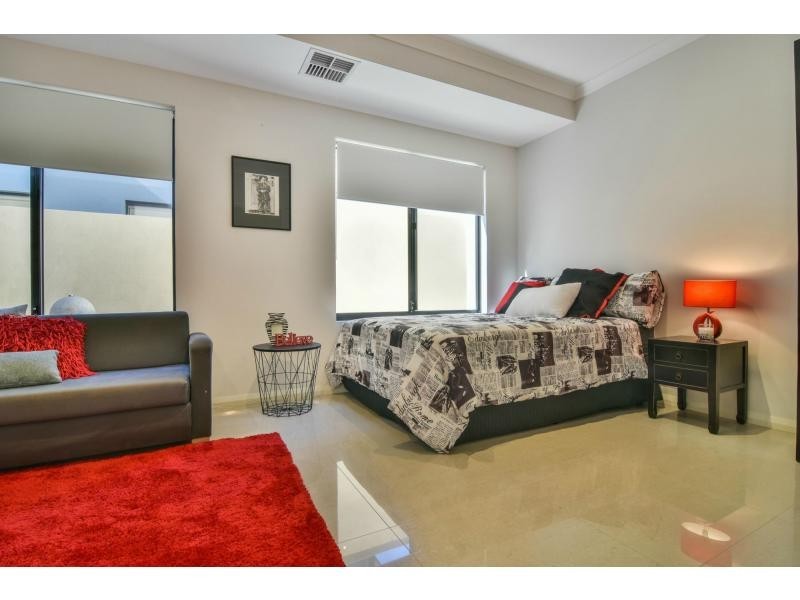 43 Woodhall Street, Stirling WA 6021