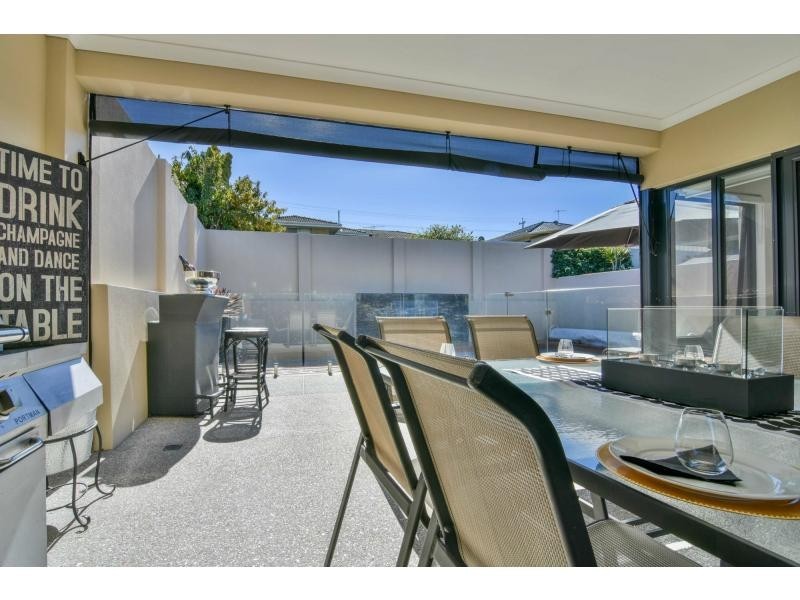 43 Woodhall Street, Stirling WA 6021