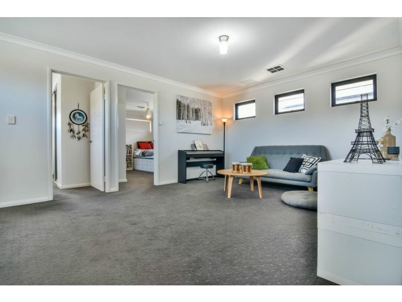 43 Woodhall Street, Stirling WA 6021